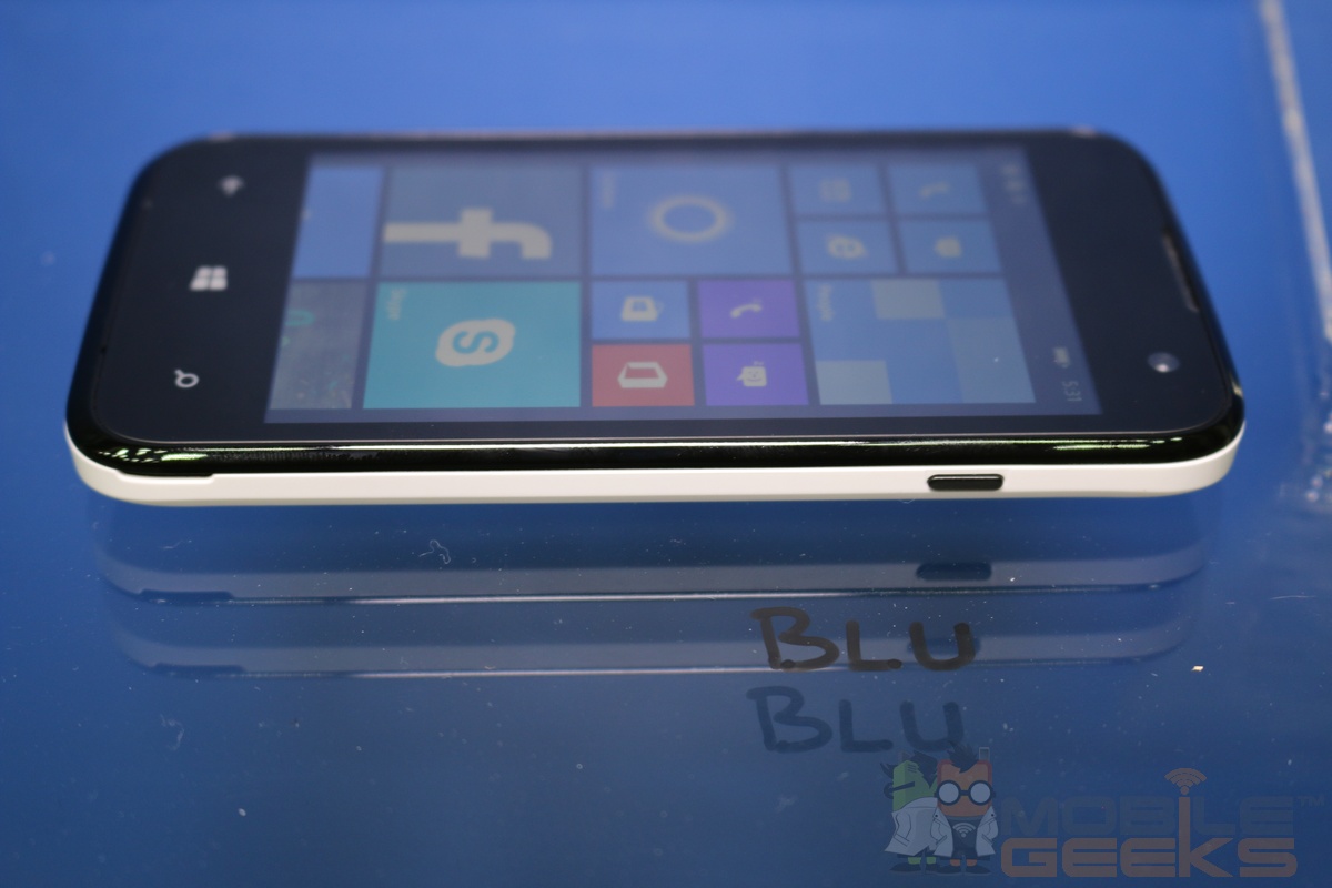 BLU-Products-4.0-inch-Windows-Phone-0006.jpg