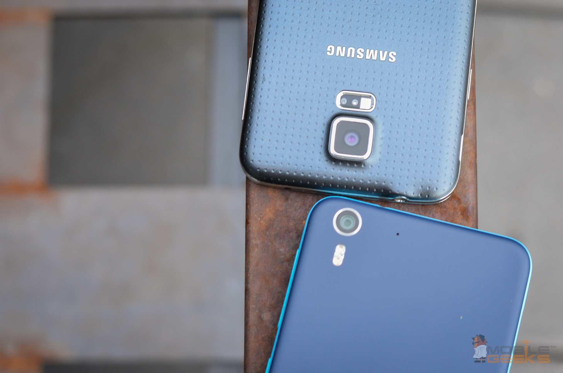 HTC Desire Eye und Samsung Galaxy S5