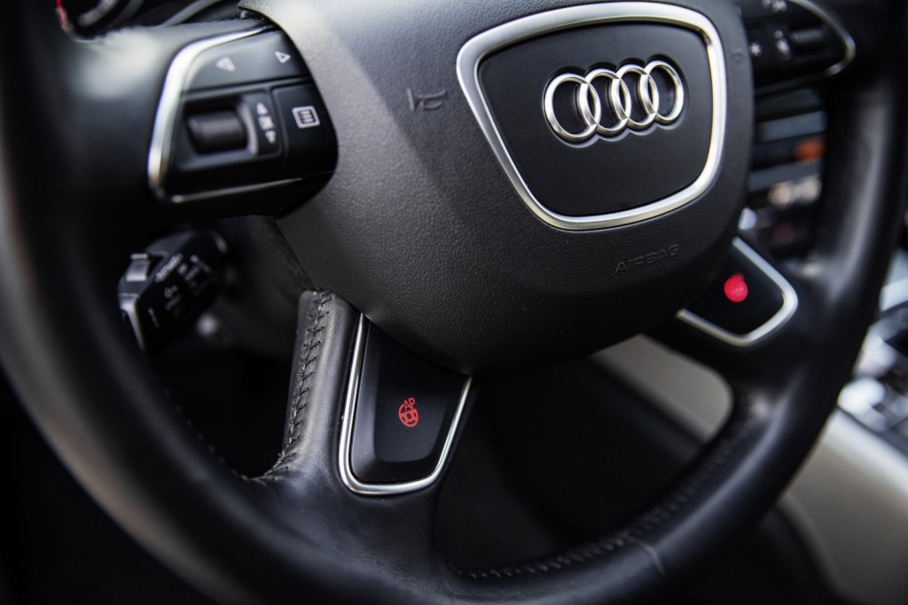 2015-Audi-Jack-Lenkrad