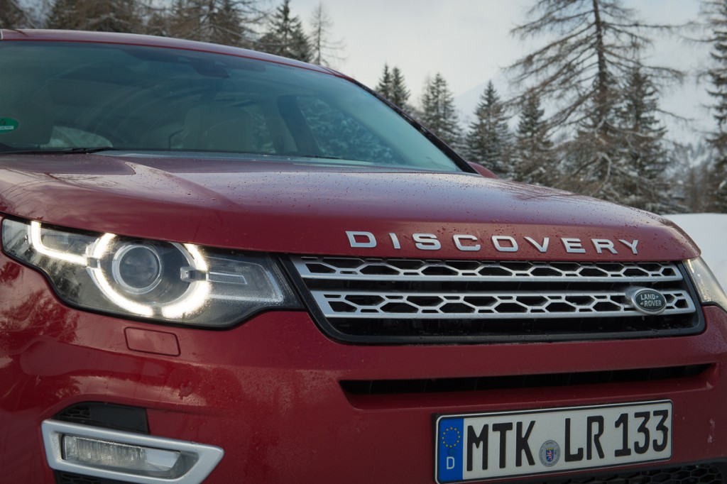 2015-Land-Rover-Discovery-Sport-firenze-rot-Oesterreich-08