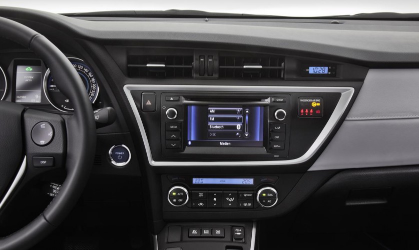 Toyota Cockpit im neuen Auris
