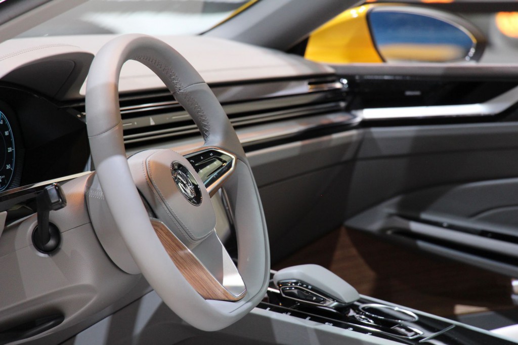 2015-Volkswagen-Sport-Coupe-Concept-GTE-Genf-2015-Jens-Stratmann-20