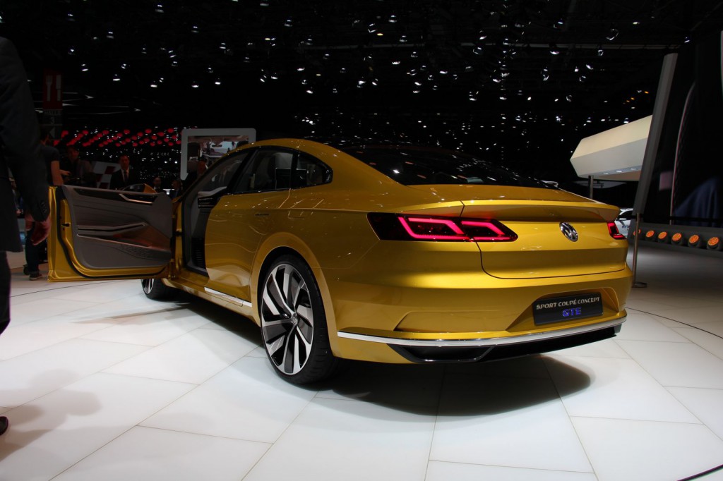 2015-Volkswagen-Sport-Coupe-Concept-GTE-Genf-2015-Jens-Stratmann-21
