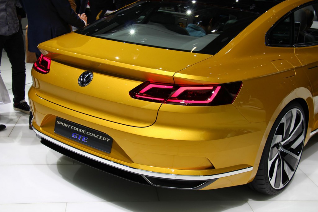 2015-Volkswagen-Sport-Coupe-Concept-GTE-Genf-2015-Jens-Stratmann-8