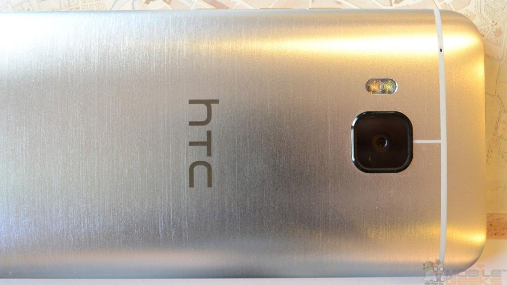 HTC One M9: Rückseite, quer