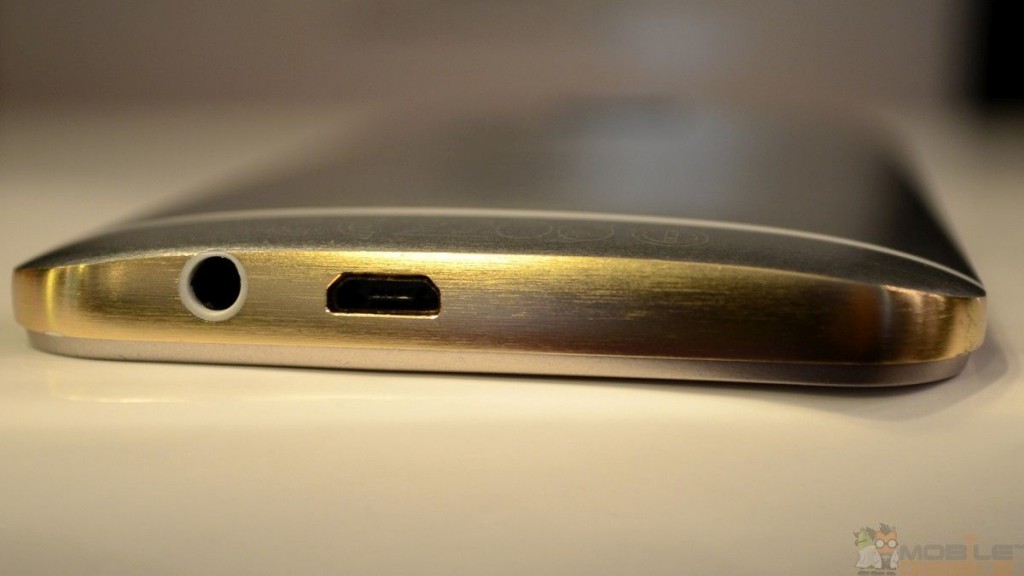 Unterseite des HTC One M9