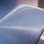 ASUS ZenBook UX 305 - Blick auf den Aluminium-Deckel