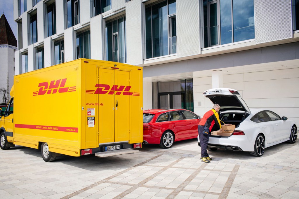 Audi-DHL-Amazon-Pakete-Kofferraum-1