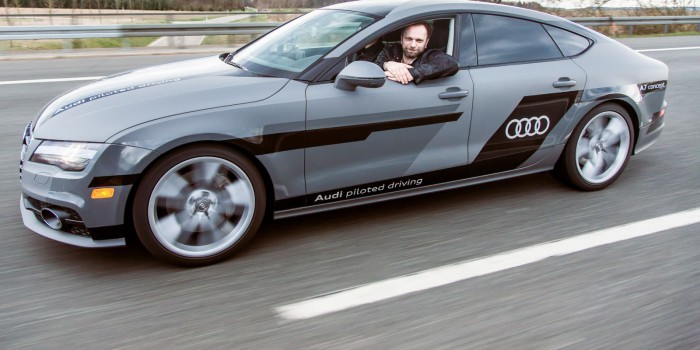 Audi A7 piloted driving concept auf der Autobahn