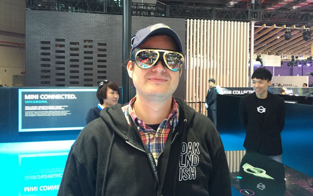 Sascha mit Mini Augmented Vision Brille