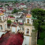 Dronie: Blick aus der Luft auf Kathedrale