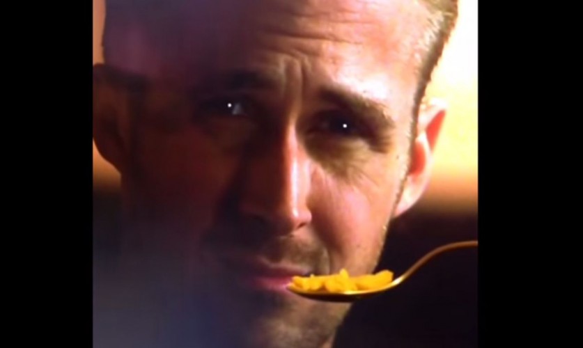 Ryan Gosling isst seine Cornflake nicht auf