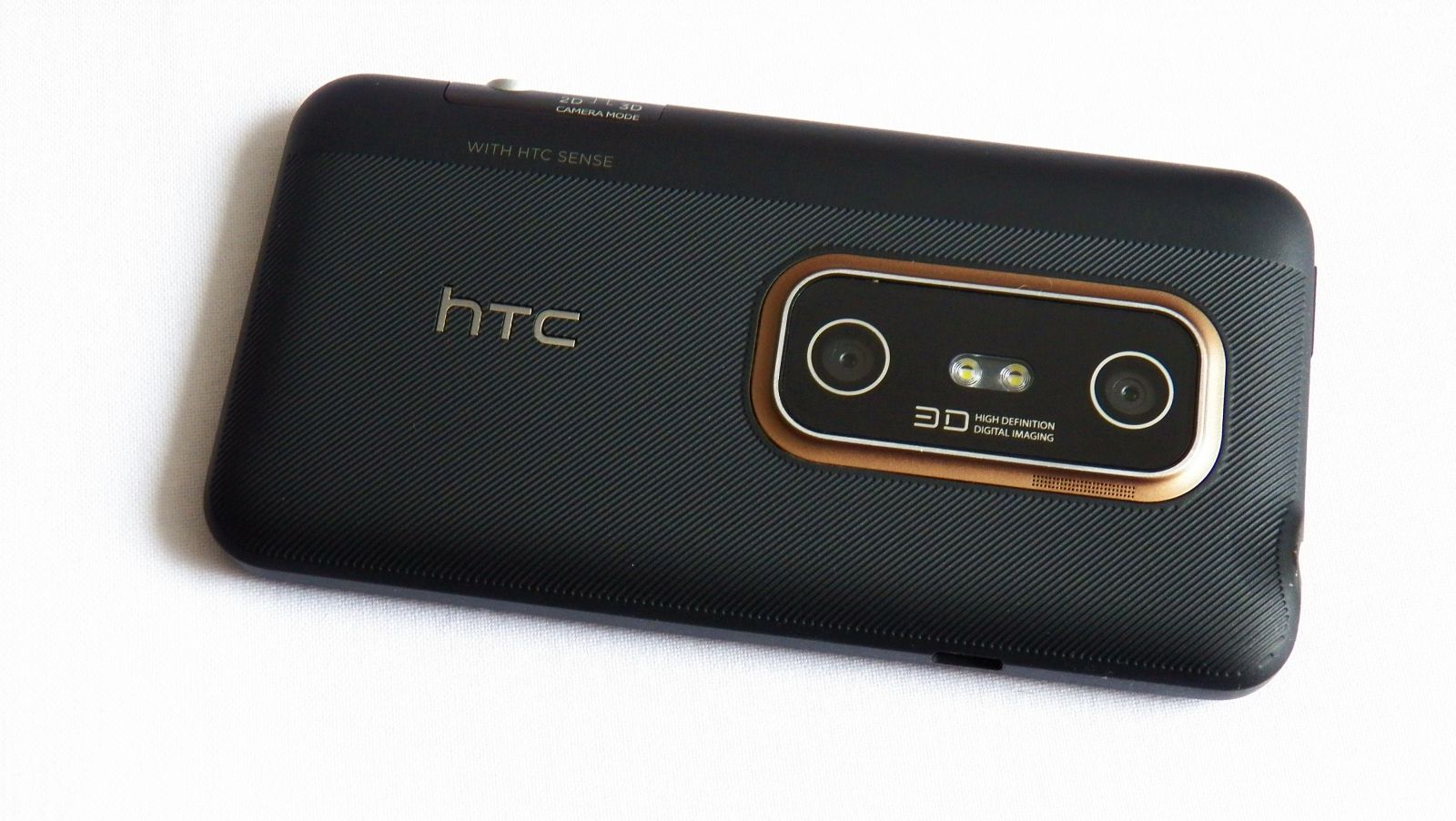 Das HTC Evo 3D war neben dem LG Optimus 3D eines der wenigen Smartphones mit 3D-Fähigem Bildschirm. Mit der 3D-Kamera konnten entsprechende Bilder und Videos erstellt werden. 