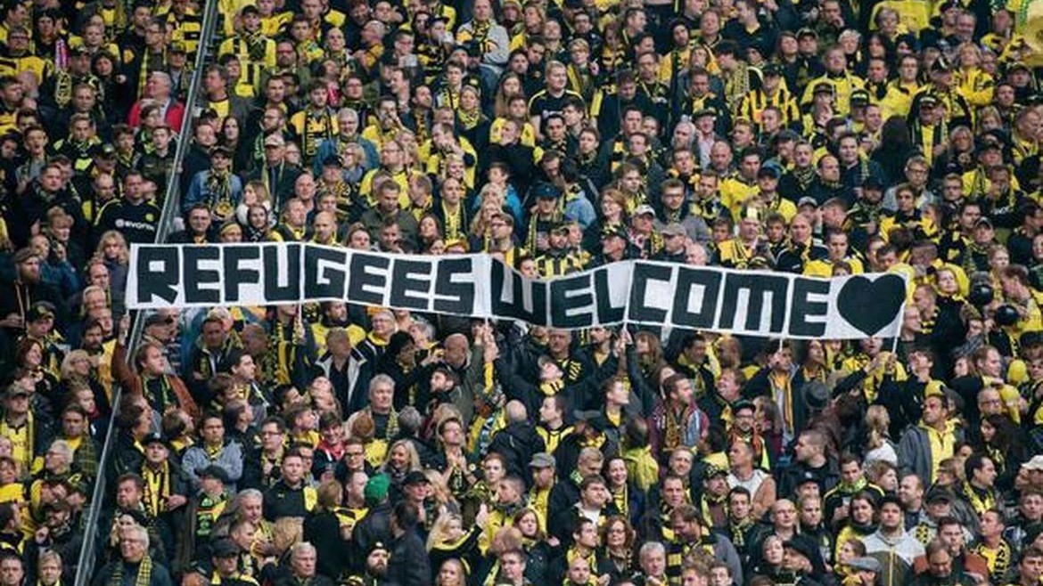 bvb-fans-refugee-welcome-1170x658