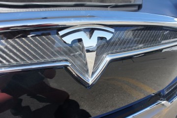 Tesla Kühlergrill