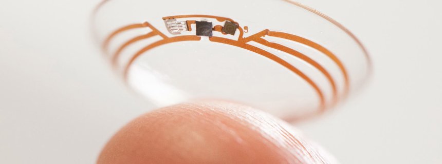 epa04025627 A handout image released by Google on 16 January, 2014 shows a smart contact lens built to measure the level of glucose in tears using a miniature glucose sensor and wireless chip embedded in the lens said Google located in Mountain View, California, USA, 16 January 2014. The lens is being studied as a way for people with diabetes to maintain continual monitoring of their blood sugar scores every minute. EPA/GOOGLE HANDOUT EDITORIAL USE ONLY/NO SALES +++(c) dpa - Bildfunk+++