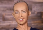 Roboter Sophia will studieren, eine Familie – und Menschen vernichten
