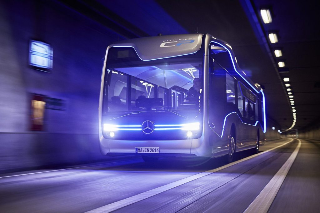 Teilautomatisiertes Fahren: Mercedes-Benz Future Bus mit CityPilot
