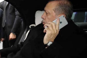 Erdogan telefoniert mit einem iPhone