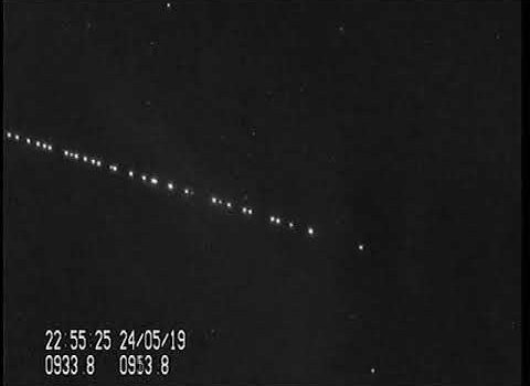 Niederländischer Astronom filmt SpaceX StarLink Start