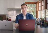 Witzige Idee, Microsoft: Mac Book macht Werbung für den Surface Laptop