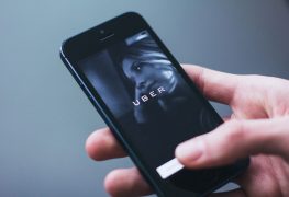 Hertz möchte bis zu 50.000 Tesla-Fahrzeuge an Uber-Fahrer vermieten